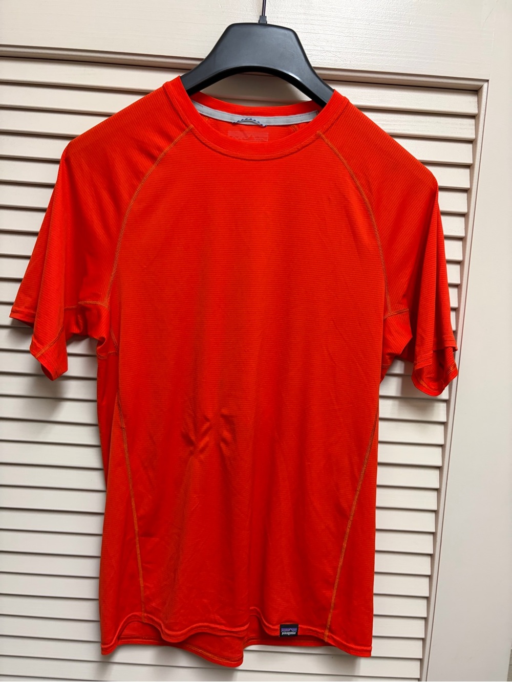 Patagonia Capilene Baselayer Lightweight Shirt Mens S Red Hiking Running Outdoor